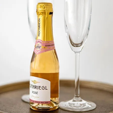 Design-apartment In Mit Netflix & Balkon Apartment