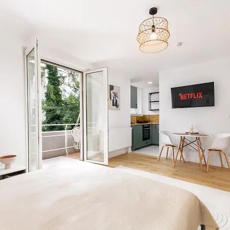 Design-apartment In Mit Balkon *
